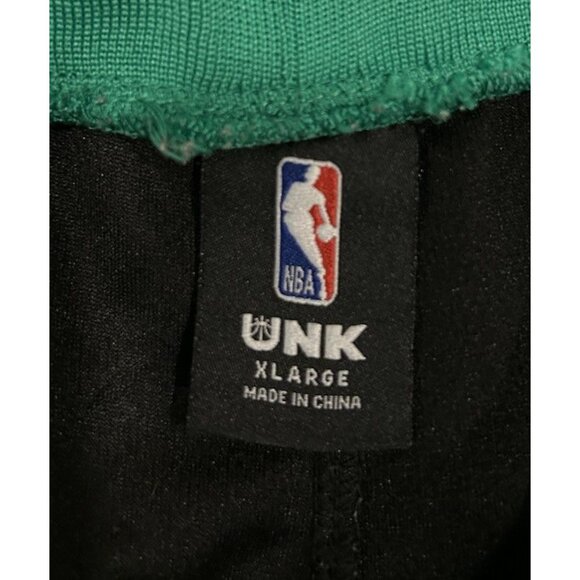 NBA Boston Celtics Basketball Shorts Men's Size XL Black Green UNK 11" Inseam - Picture 6 of 8